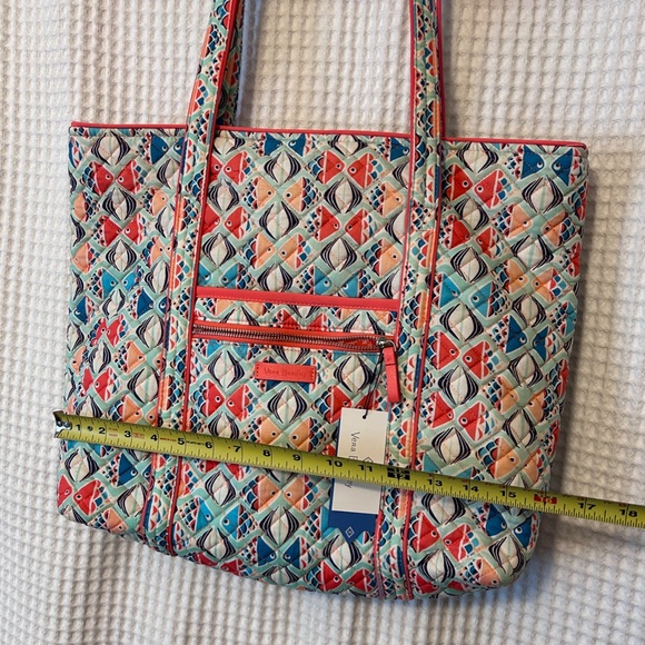 Vera Bradley NWT Iconic Vera Tote - Picture 8 of 9